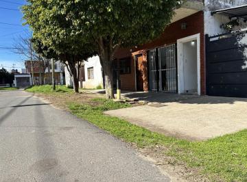 Frente Alejado · Venta Casa en San José, Temperley | 3 Ambientes, Patio y Terraza