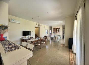 Casa · 180m² · 4 Ambientes · 6 Cocheras · Casa en Venta y Alquiler Anual en El Canton Islas de 4 Ambientes Disponible Desde Diciembre 2026
