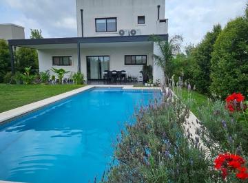 Casa · 206m² · 5 Ambientes · 2 Cocheras · Casa en Alquiler en San Eduardo