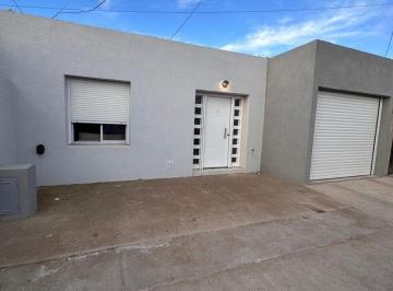 Casa · 150m² · 4 Ambientes · 1 Cochera · Juan Xxiii 1335, Villa Santillan Santa Rosa