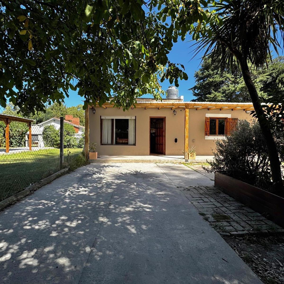 Casa 4 Ambientes con Jardín - Barrio El Sosiego