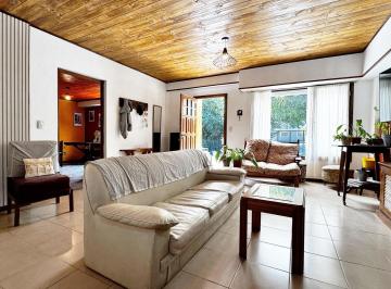 Casa · 142m² · 4 Ambientes · 1 Cochera · Venta - Casa 4 Ambientes con Jardin - El Sosiego