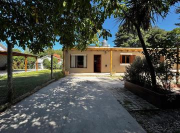 Casa · 142m² · 4 Ambientes · 1 Cochera · Venta - Oportunidad Casa 4 Ambientes con Jardin - El Sosiego