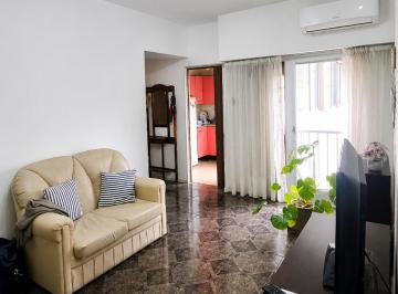Departamento de 2 ambientes, Barracas · Departamento 2 Ambientes Sobre Av Montes de Oca