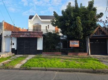 Casa · 120m² · 4 Ambientes · 2 Cocheras · Casa en Antonio Sáenz Al 2300, Lomas de Zamora