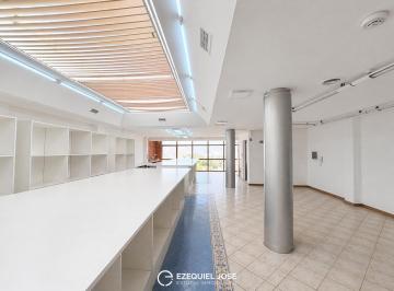 Oficina comercial · 515m² · Venta - Oficinas Comerciales C/jardin y Cochera | Chauvin