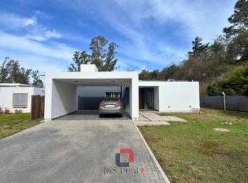 Casa · 195m² · 4 Ambientes · 2 Cocheras · Vendo Casa en Mendiolaza