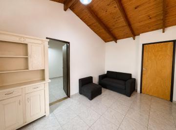 Casa · 90m² · 2 Ambientes · 1 Cochera · Venta Casa 2 Dorm. con Jardin La Plata