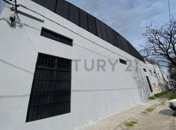 Bodega-Galpón · 800m² · Galpon en Alquiler La Plata - Calle 63 8 y 9