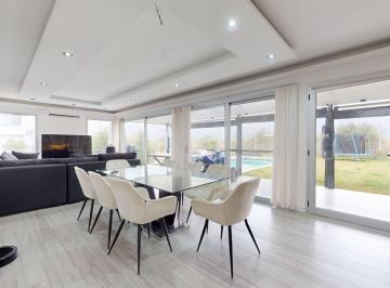 Casa · 165m² · 4 Ambientes · 1 Cochera · Casa en Alquiler en Barrio Magallanes – Hudson