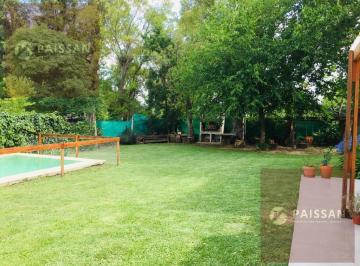 Casa · 180m² · 5 Ambientes · 2 Cocheras · Barrio Cerrado del 3 de Enero Al 16 de Enero