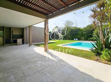 Casa · 300m² · 7 Ambientes · 1 Cochera · Venta Casa 7 Ambientes Nordelta La Alameda