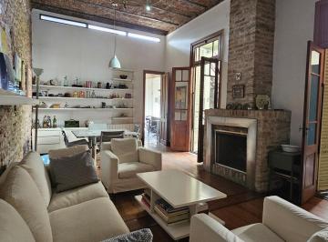 Casa · 260m² · 6 Ambientes · 2 Cocheras · Casa de 6 Ambientes con Jardín y Piscina en Vicente López