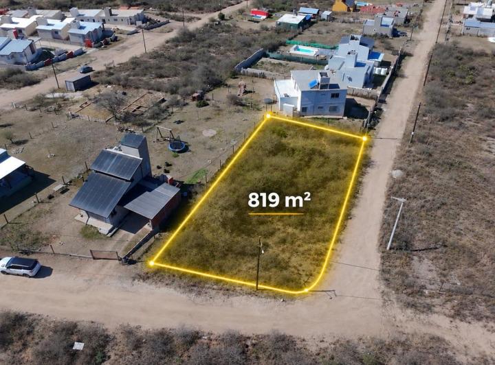 Terreno · 819m²