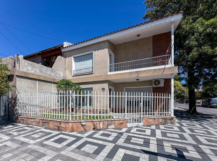 Casa · 175m² · 5 Ambientes · 1 Cochera