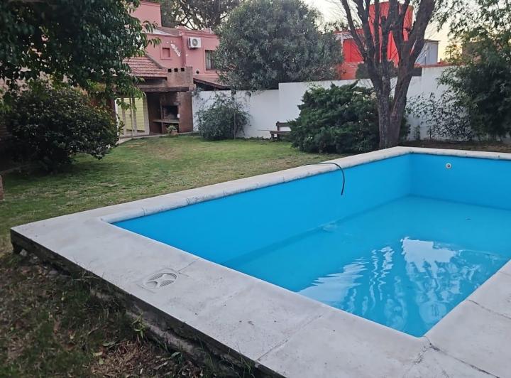 Casa · 190m² · 5 Ambientes · 2 Cocheras