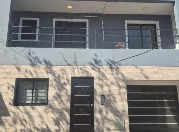 Departamento · 81m² · 3 Ambientes · Venta Departamento Duplex Tres Ambientes Lanus