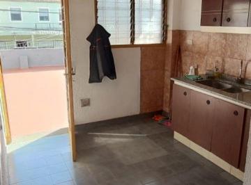 PH de 2 ambientes, Tres de Febrero · PH 2 Ambientes en Alquiler Caseros - Sobre Av San Martin