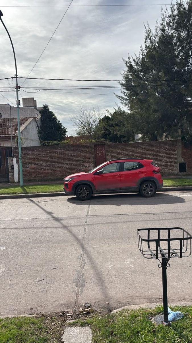 Terreno en venta ubicado en el barrio residencial de Parque Luro