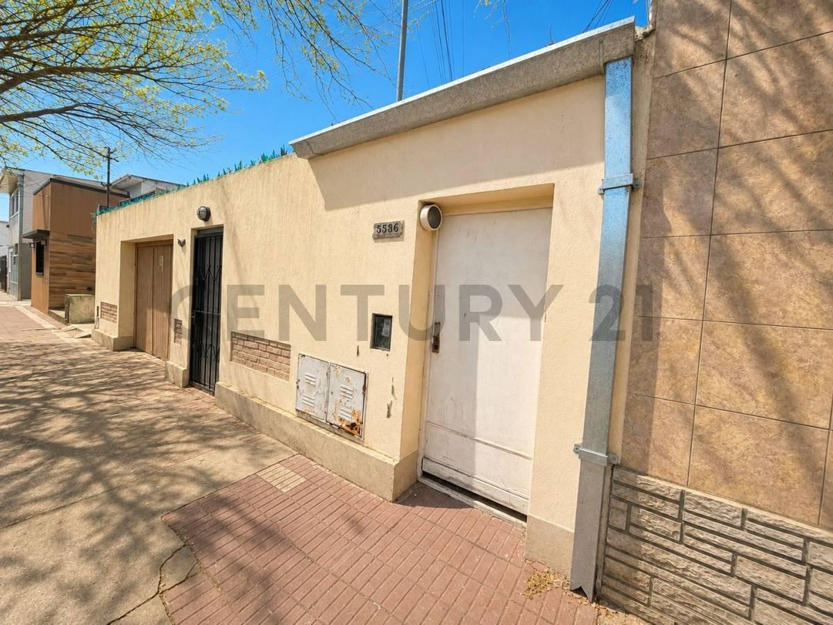 Complejo de 2 Ph en block, Rivadavia 5500, 135m² cubiertos, 5 ambientes