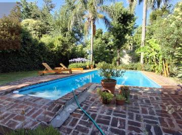 Casa · 180m² · 5 Ambientes · 2 Cocheras · Enero/febrero/quincenas