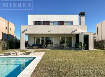 Casa · 234m² · 5 Ambientes · 4 Cocheras · Casa a La Venta en Barrio San Rafael, Villanueva