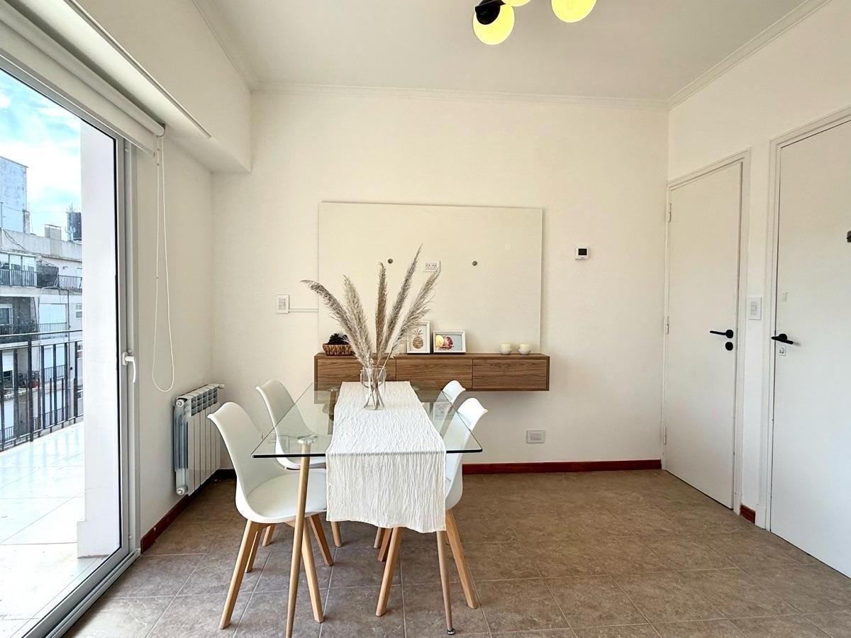 Oportunidad imperdible en Mar del Plata: amplio departamento de tres ambientes con balcón terraza y gran luminosidad