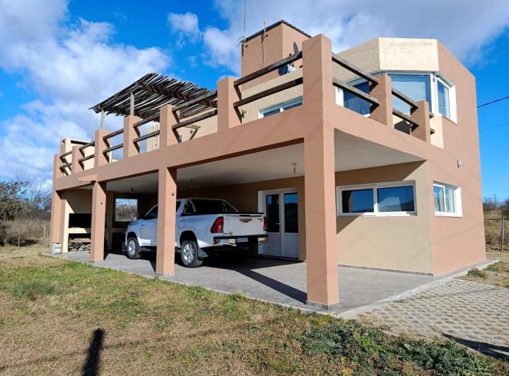 Casa · 150m² · 5 Ambientes · 2 Cocheras