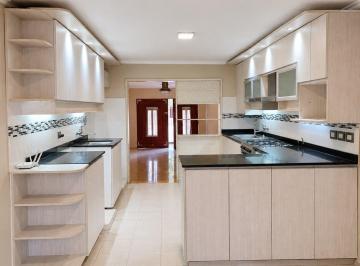 Casa · 170m² · 3 Dormitorios · 1 Cochera · Casa en Altos de General Paz