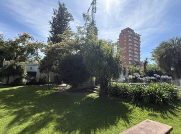 Casa · 154m² · 5 Ambientes · 2 Cocheras · Venta de Casa 5 Ambientes, Escobar, Gran Lote, Ubicación Centrica. Ideal Iversores/desarrollo.