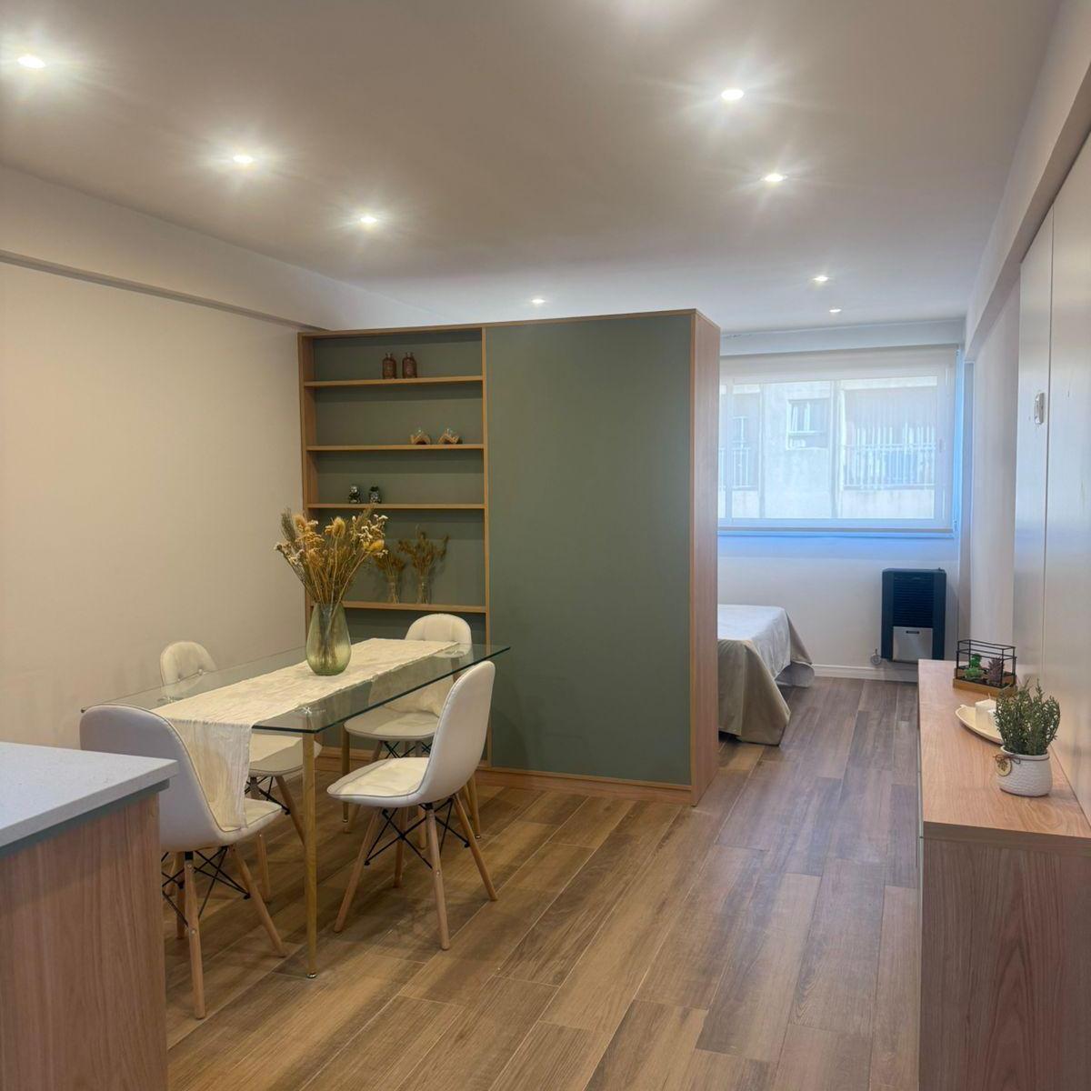 En venta monoambiente muy luminoso con amplio ventanal