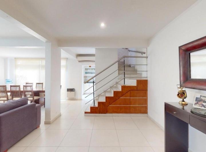 Casa · 120m² · 5 Ambientes · 1 Cochera