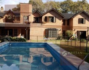 Casa · 300m² · 6 Ambientes · Chubut 400 Enero/quincenas