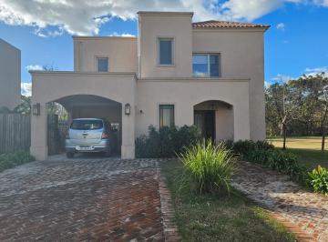 Casa · 186m² · 4 Ambientes · 3 Cocheras · Casa en Venta Barrio Cerrado Bella Vista Chico