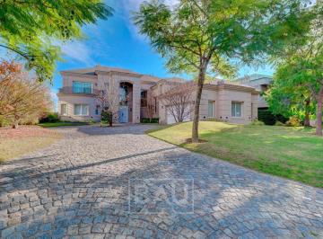 Casa · 561m² · 8 Ambientes · 4 Cocheras · Casa en Venta en El Golf, Nordelta, Tigre