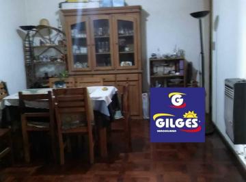 Departamento · 60m² · 3 Ambientes · Venta Departamento 3 Amb. en Caballito C/balcón a Mtrs Av Rivadavia
