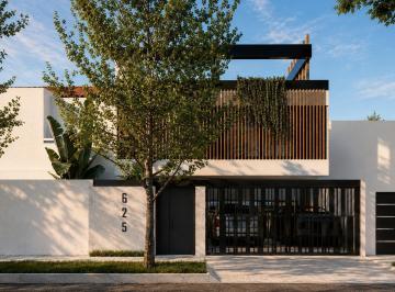 Casa · 195m² · 5 Ambientes · 2 Cocheras · Casa en Venta de 3 Dorm., con Jardín y Pileta - Martinez, San Isidro