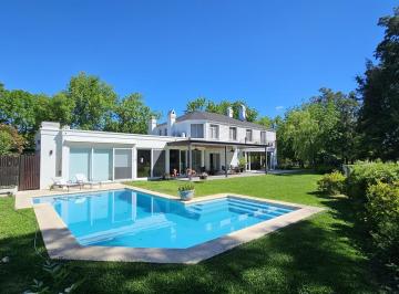 Casa · 401m² · 8 Ambientes · 6 Cocheras · Casa en Venta Mayling (Pilar) 4 Dorm. en Suite