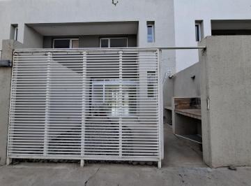 PH · 85m² · 3 Ambientes · 1 Cochera · Alquiler Duplex 2 Dorm. Confluencia Urbano