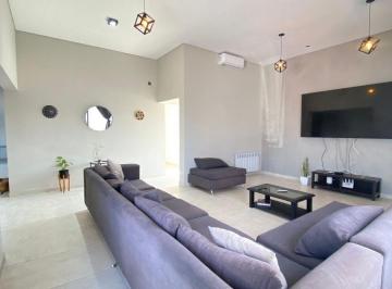 Casa de 6 ambientes, Mayor Drummond · Casa de 534 m² con 3 Dorm. en Venta en Alma Gardenia