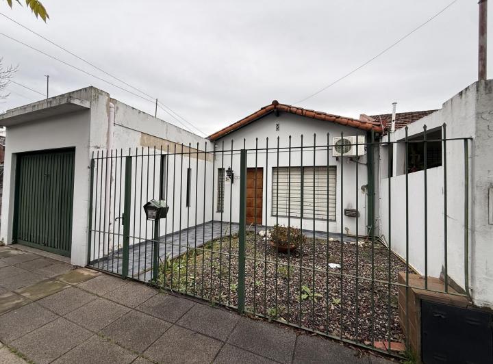 Casa · 140m² · 3 Ambientes · 1 Cochera