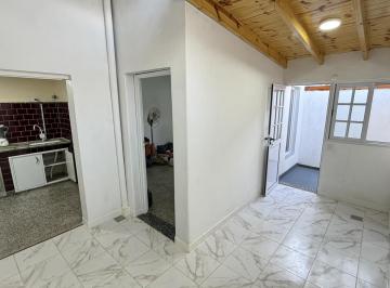 PH · 55m² · 2 Ambientes · 1 Cochera · PH en Alquiler en Valentín Alsina