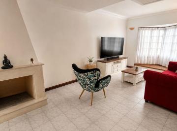 Casa · 232m² · 5 Ambientes · 2 Cocheras · Venta Casa 5 Amb Cochera Parque Permuta S. Lugares