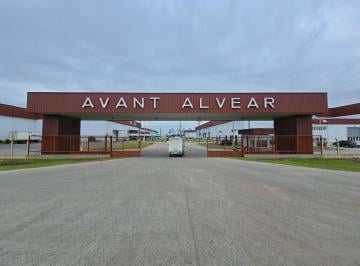 Bodega-Galpón · 2164m² · 2 Ambientes · 3 Cocheras · Alquiler · Nave Industrial · 2164 m² · Alvear