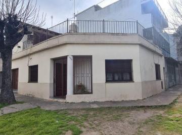 Casa de 4 ambientes, Tres de Febrero · Casa de 140 m² con 3 Dorm. en Venta en Ciudadela