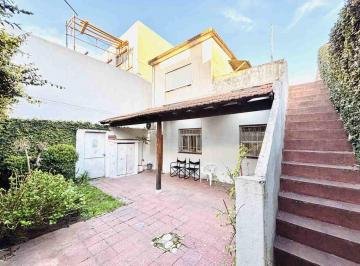 PH · 75m² · 3 Ambientes · 1 Cochera · Venta PH 3 Amb en Caseros con Cochera y Jardin