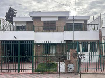 Casa · 347m² · 8 Ambientes · 3 Cocheras · Venta y Oportunidad de Inversion