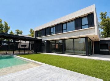 Casa de 4 ambientes, Ituzaingó · Casa Minimalista en Venta, Coihues II - Udaondo