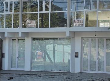 Local comercial , Resistencia · Excelente Local Comercial de 450 m² en 2 Plantas | Gran Frente Vidriado