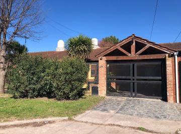 Casa · 90m² · 4 Ambientes · 1 Cochera · Venta - Casa 4 Ambientes con Parque - Chascomús